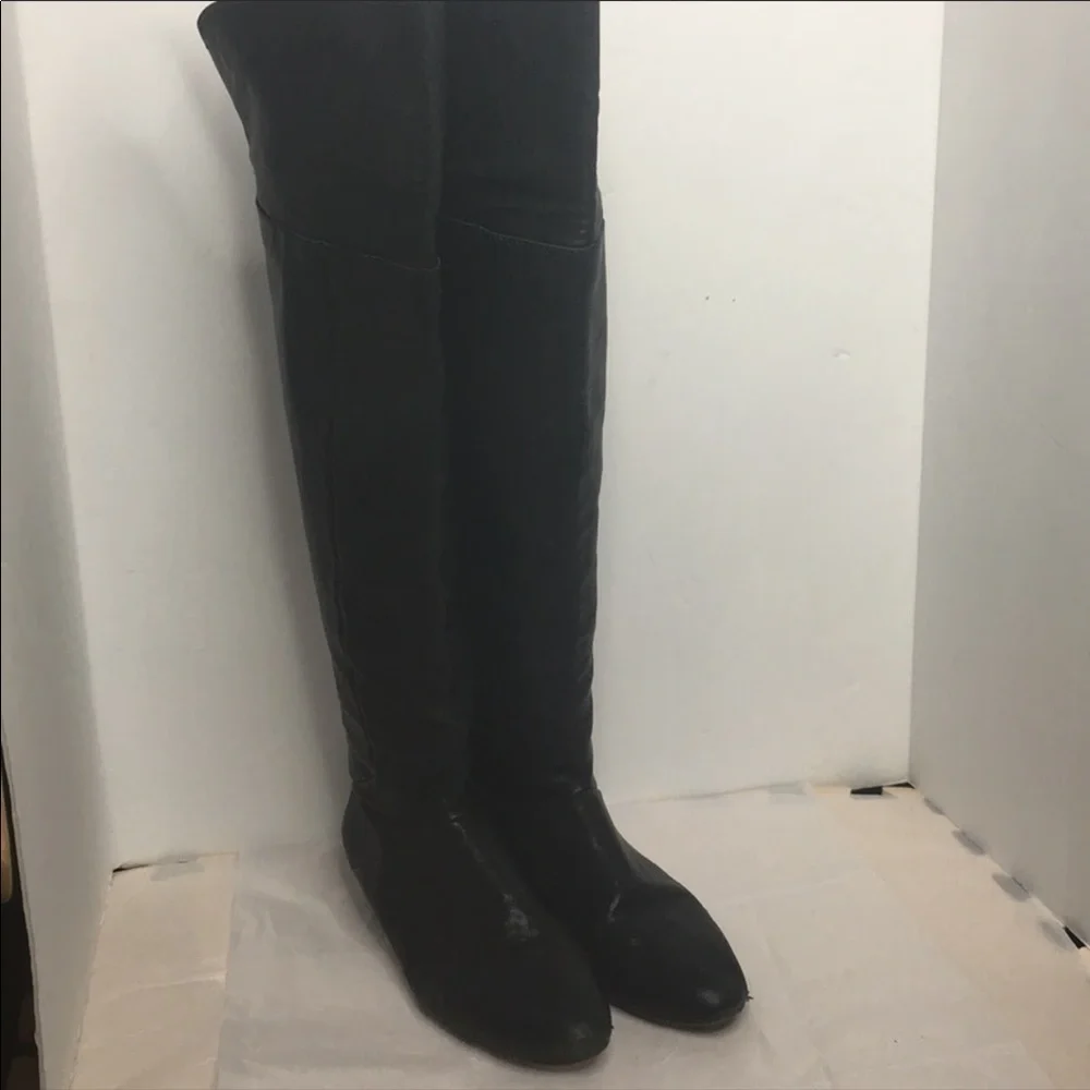BCBGMAXAZIRA OVER THE KNEE BOITS